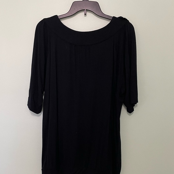 Design History black shirt size 2X with beautiful flowers adoring the neckline - Picture 10 of 10